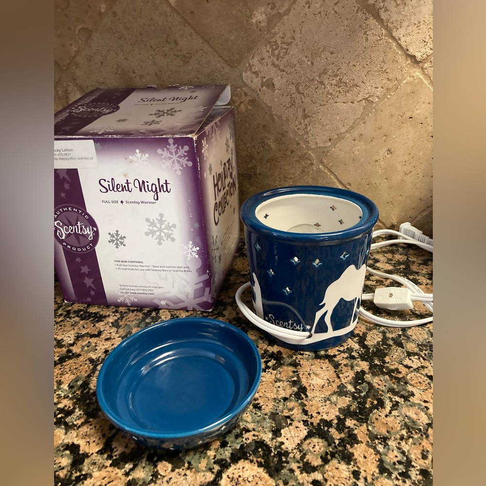 Scentsy Silent Night burner - never used - Picture 2 of 2
